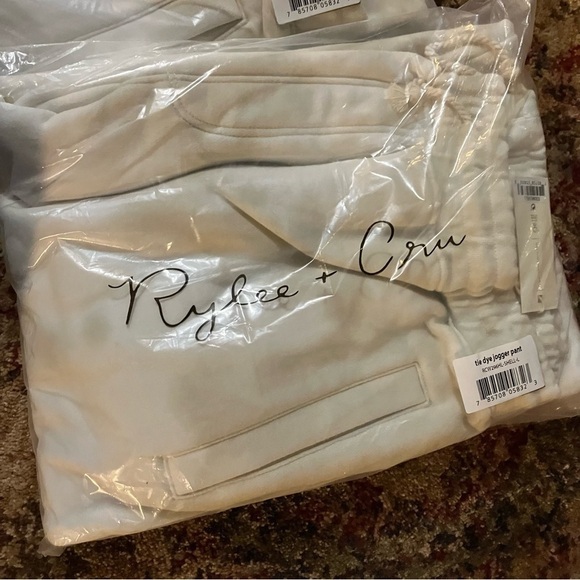 Rylee + Cru Tie Dye jogger pant in Shell size large - Picture 4 of 5